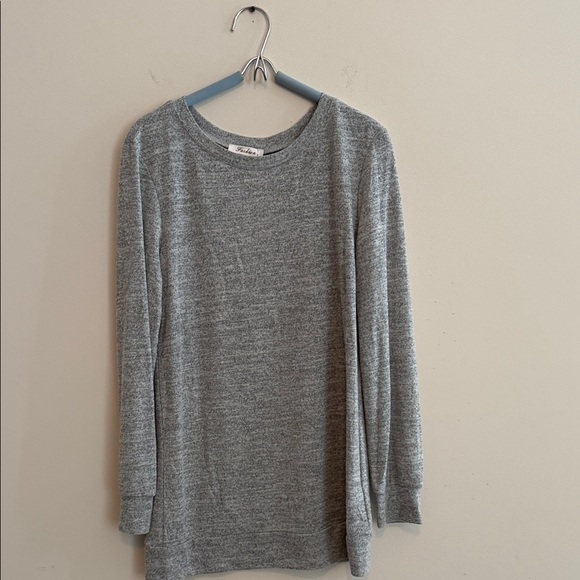 Fashion Brand Company Sweaters - Fashion Brand Company Gray Lightweight Crewneck Sweater